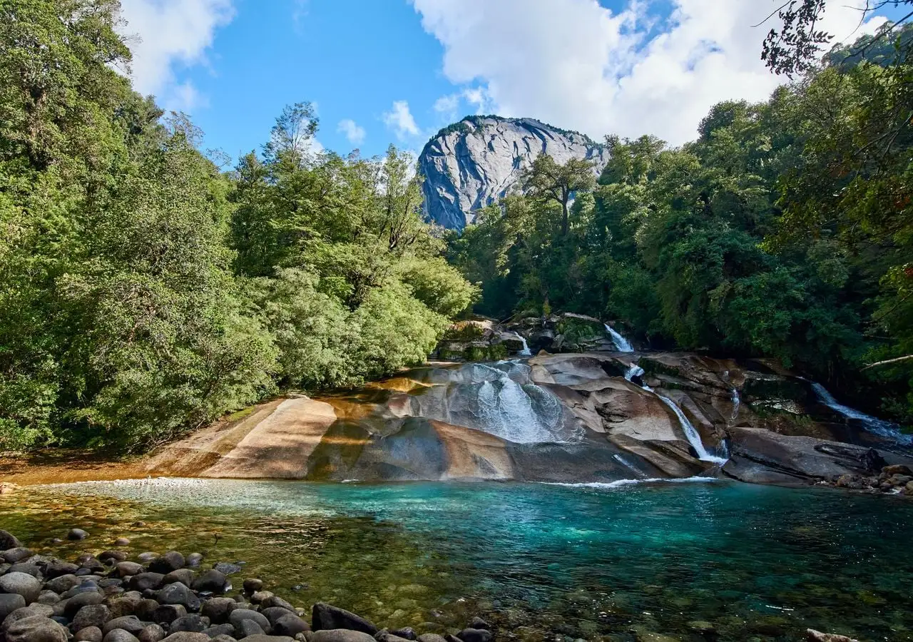 Cochamó Valle granito Yosemite Chile trekking escalada bosque valdiviano