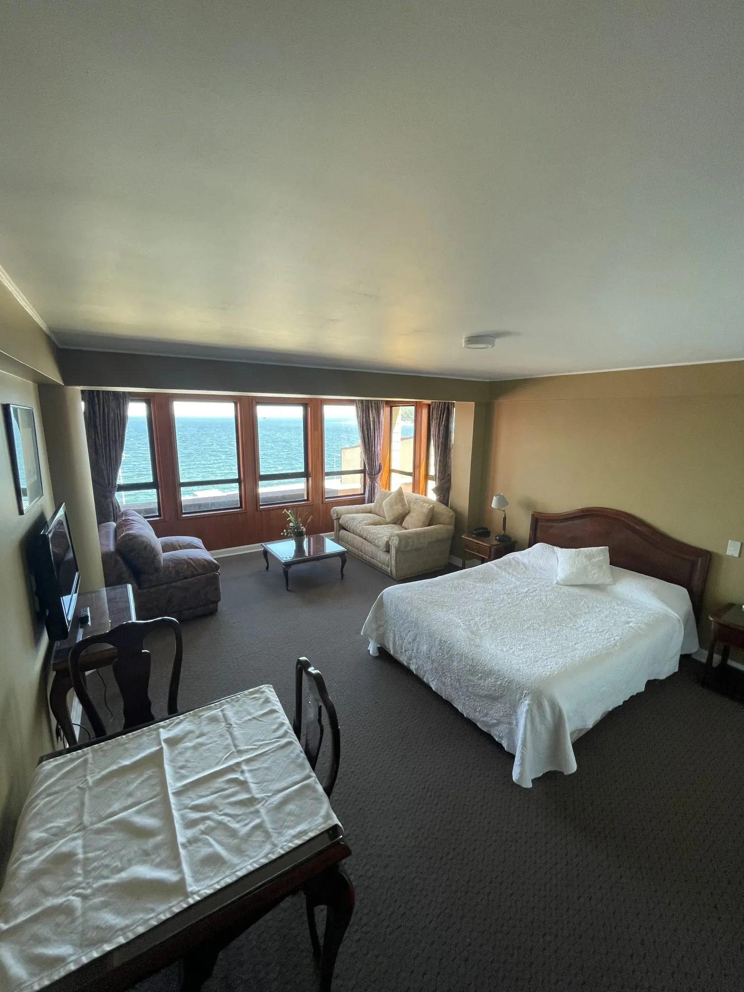 Habitación doble superior vista panorámica Seno Reloncaví Puerto Montt
